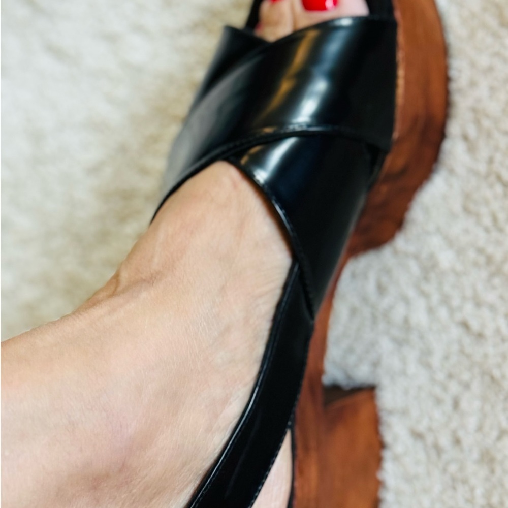 UTERQUE BLACK SLINGBACK SANDALS, BLOCK WOOD HEELS. VERY GENTLY USED